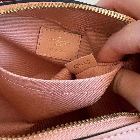 Louis Vuitton Brown Damier Ebene Canvas and Pink Leather Santa Monica Camera Bag - Picture 12 of 16